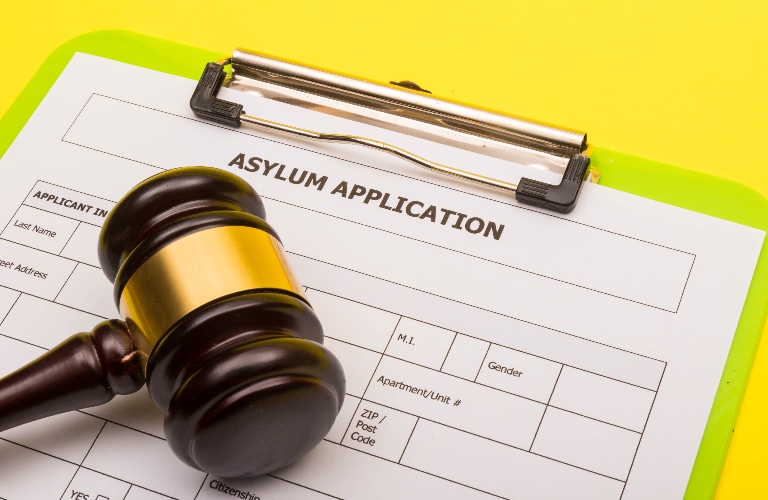 Asylum application and judge's gavel